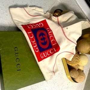 Gucci kids sleeveless hoodie, worn once for pictures!